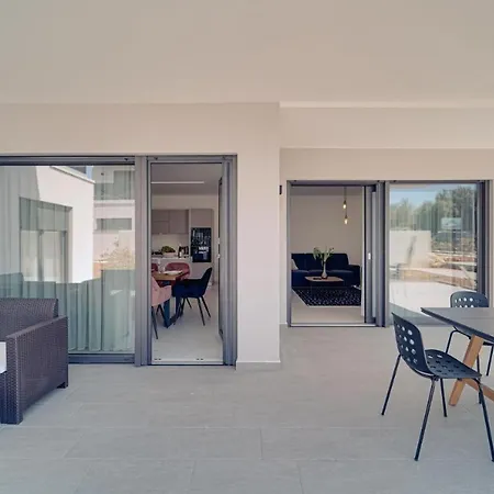 Diana Apartment