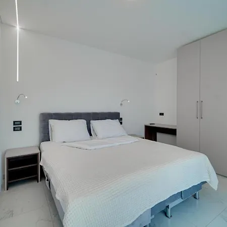 Diana Apartment